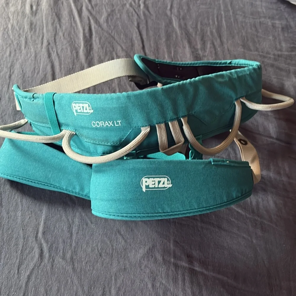Petzl CORAX LT Climbing Harness - Turquoise Women's Size Small - Picture 1 of 9
